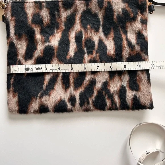 L.I.B New York Leopard Print Faux Fur Crossbody NWT - Picture 7 of 7